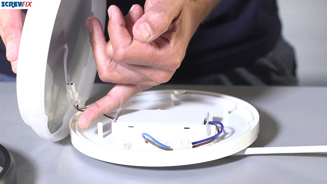 ROBUS RHC1230-01 LED ROUND OUTDOOR BULKHEAD BLACK / WHITE 12W | Screwfix