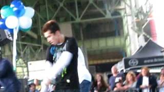 Menudo Performing Echo