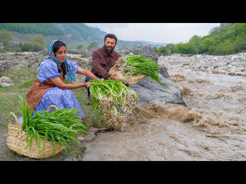 Wild Onion Harvest in the Mountains + Rustic Uzbek Khanum Cooking 🌿🔥