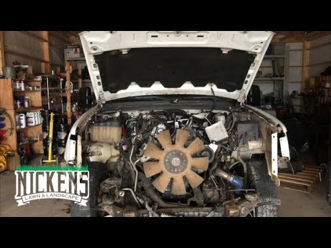 Removing a Duramax LMM Engine : Part 1
