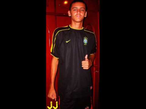 Montagem - Esse éo bonde do 007 Fumando Maconha e Bebendo Wisk