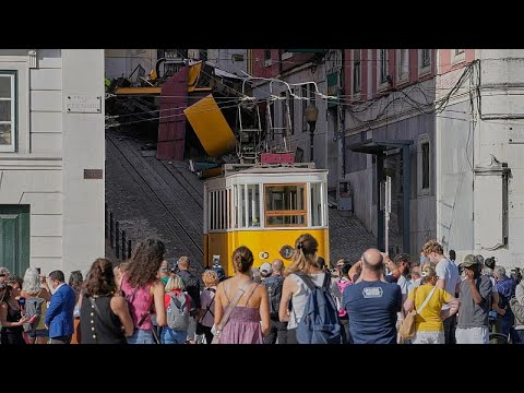 Video Thumbnail: Ermittler untersuchen Wrack der Straßenbahn in Lissabon nach tödlichem Unfall