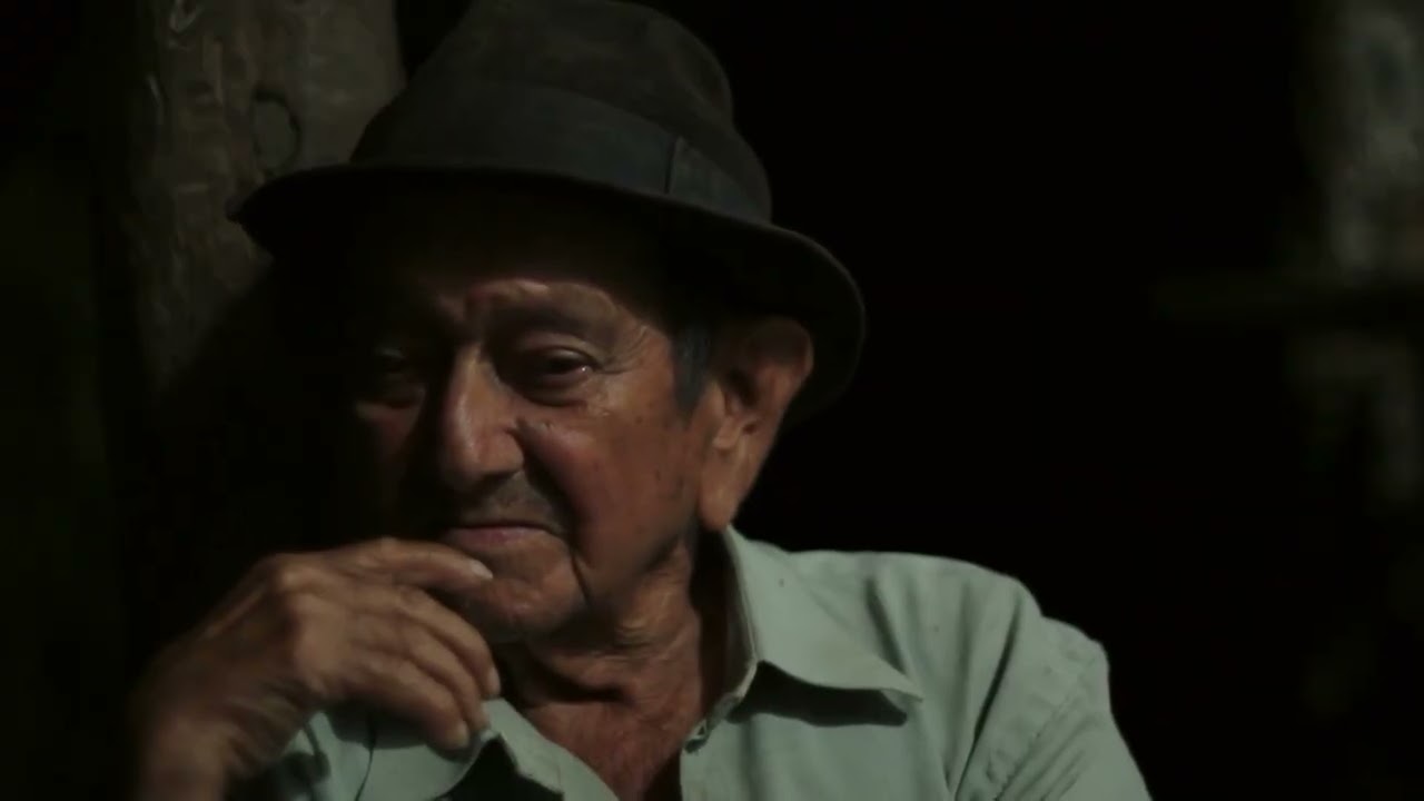TRAILER OFICIAL