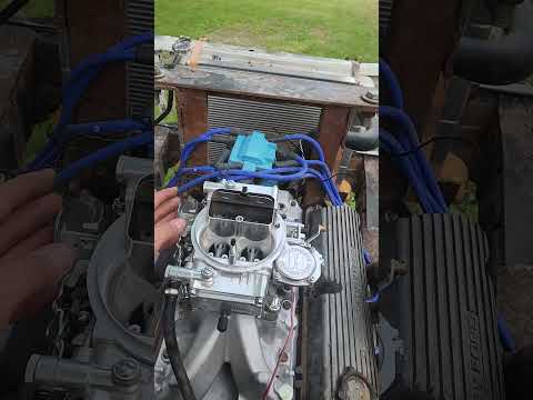 Ebay unbranded single plane intake on 302 Ford. 600 cfm Holley 4bbl. vacuum secondaries