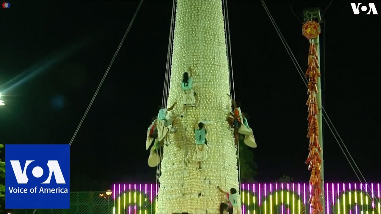 See the tall bun towers and the exciting bun-snatching contest
