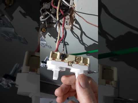 How to correctly wire a double stack 3-way switch. Break the tab