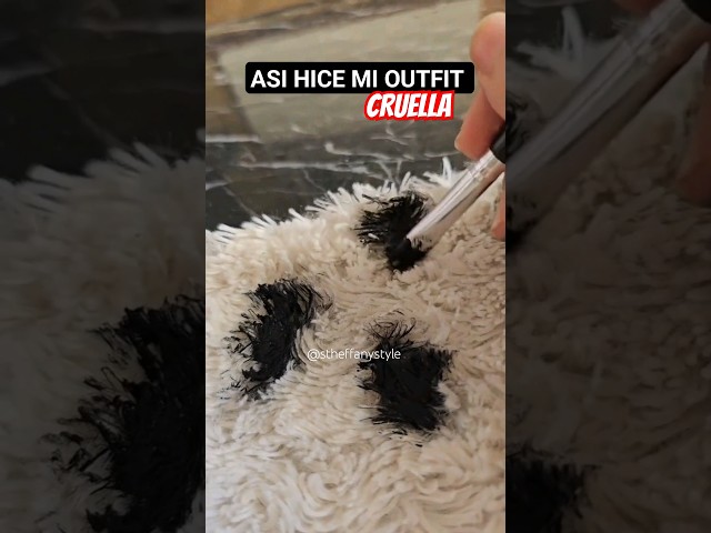 Vídeo relacionado con WZBBJuser Cruella Disfraz de Cruella Devil con capa, peluca negra y blanca, guantes, pendientes y collar, disfraz de carnaval para mujer, para carnaval, fiesta temática y cosplay