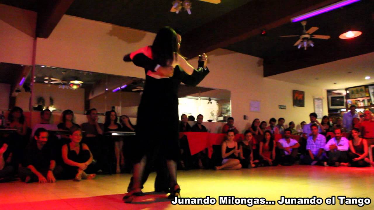 TANGUITO CEJAS Y GENOVEVA FERNANDEZ EN MILONGA10 (MILONGA)