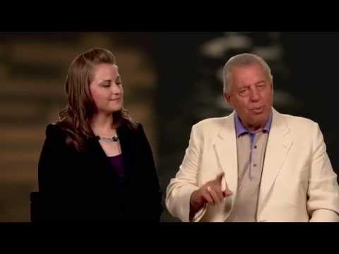 Minute with Maxwell: "Harvest" with Beth Lee