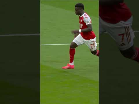 IS THIS BUKAYO SAKA’S TRADEMARK FINISH? 👀
