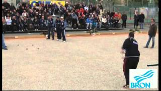 preview picture of video 'Bron : demi-finale de l'International à pétanque : SARRIO vs ANGLADE'