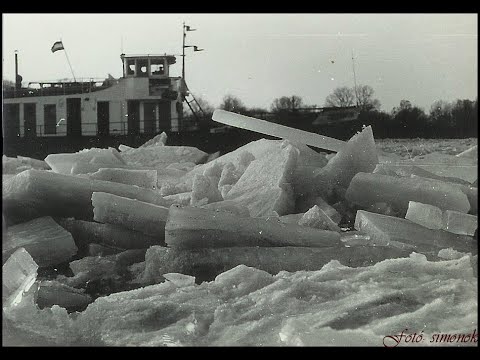 Jégtörő hajók munkában