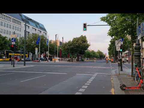 Berlin, Unter den Linden / Wilhelmstraße. Linksabbieger Ampel. Traffic lights to the left (1)