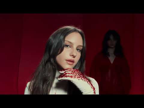 Bade - 300 Texts (Official Visualizer)