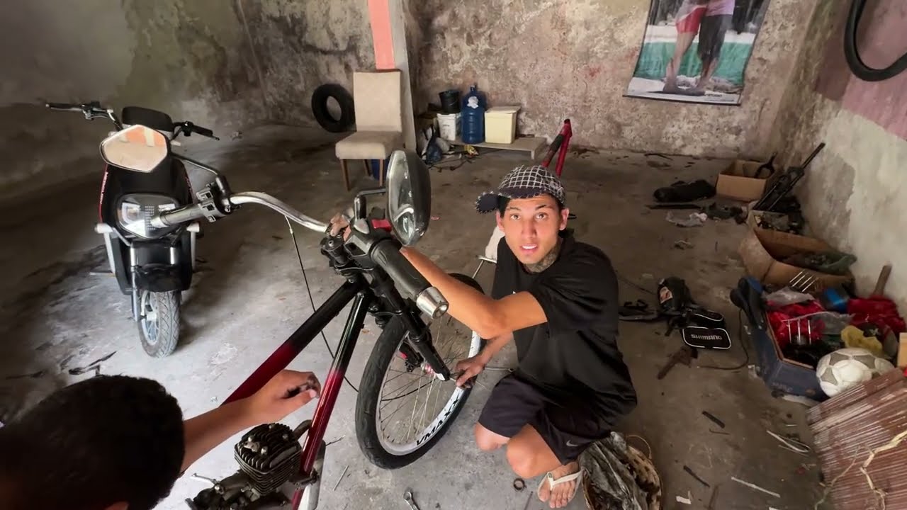 MONTANDO A NOVA MOTORIZADA DO PEDRINHO 02