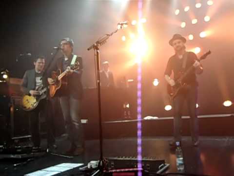 Tim Christensen And The Damn Crystals + Mike Viola: Band On The Run