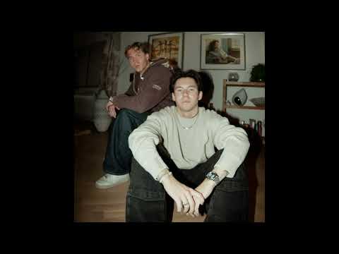 Bærum Bitches (Mannschaft) -- Søte og Rare Gutter [Instrumental]