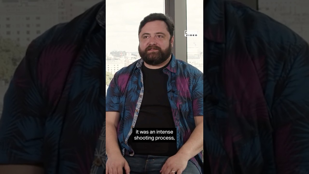 The house is getting destroyed and Christmas is starting to happen!