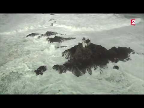 Denez Prigent - An Hini A Garan - ENG/FR/RU subtitles