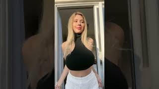 【おっぱい】 乳揺れダンス 手で持ち上げちゃダメｗ tiktok #Shorts