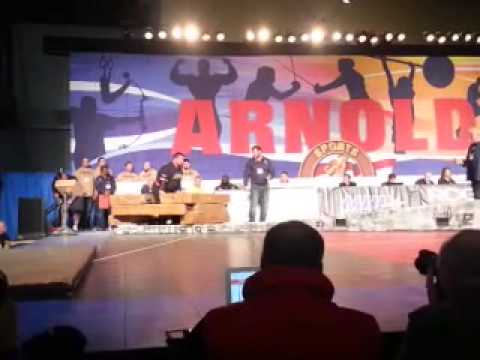 Timber Carry from the 2015 Arnold Strongman.