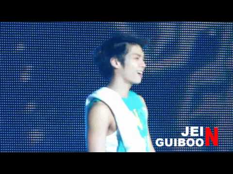 [Fancam] 110910 SHINee Jonghyun - SHINee world concert in Singapore