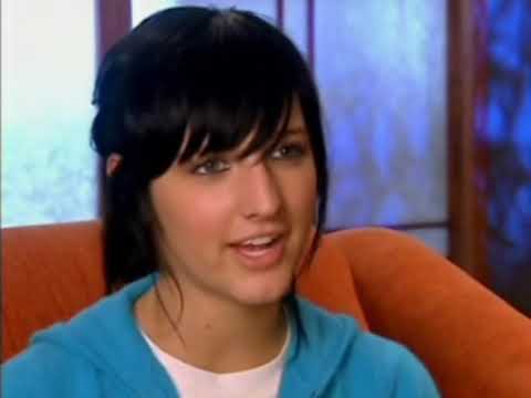 The Ashlee Simpson Show - S02E05 "New Female Artist of the Year"
