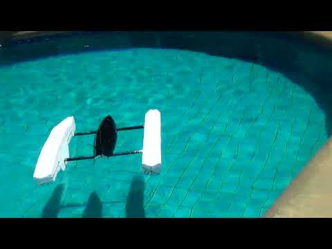 TRIMARAN CAPSIZE TEST.