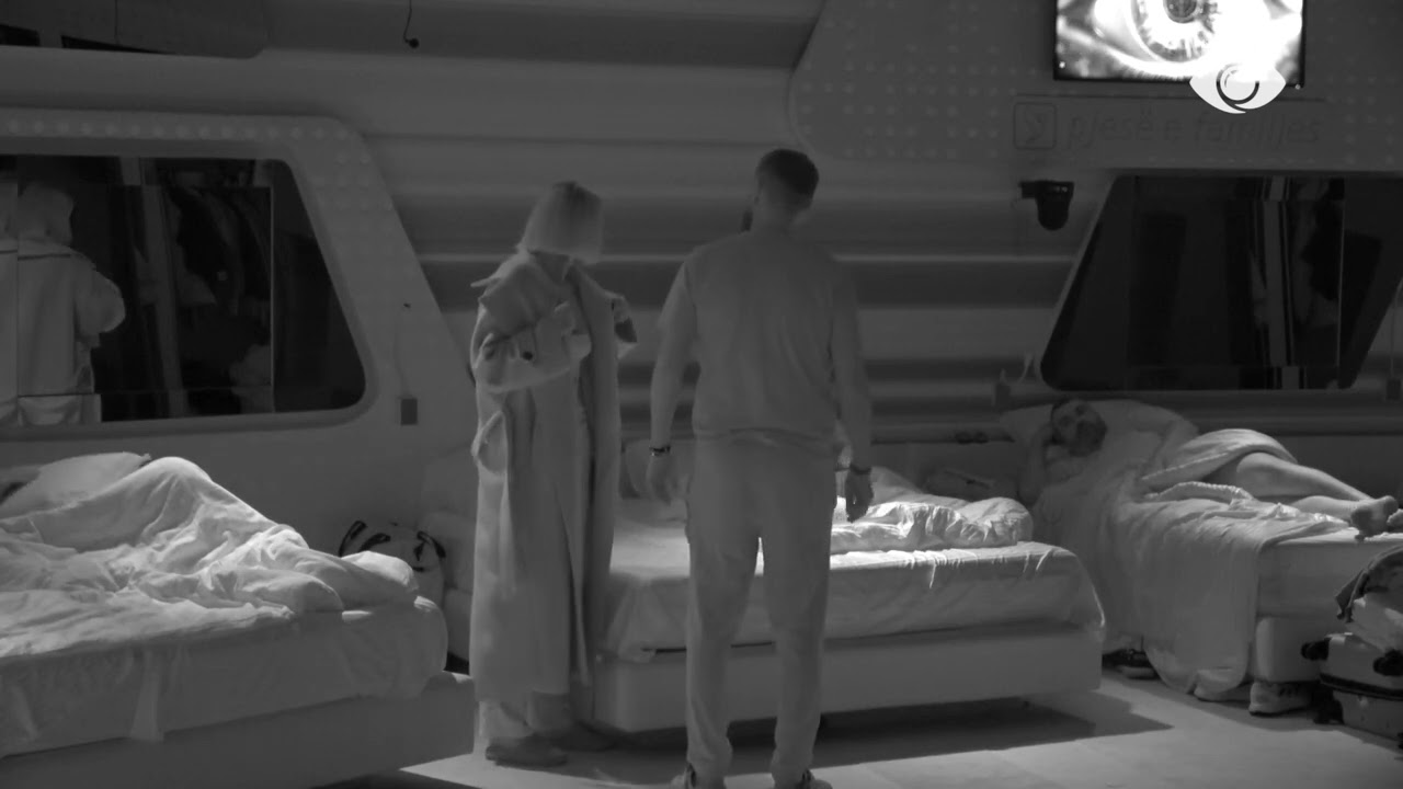 Je si pykë nga truri…/ Nikol debaton me Rogertin, ndërhyn Mateo