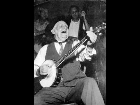 Uncle Dave Macon-Rise When The Rooster Crows