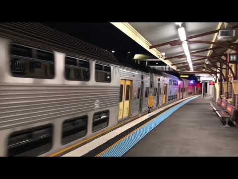 Class 48 4819/Class 48 4827 & S28/S1 passing Regents Park