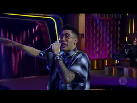 Kevinho canta “Ta Tum Tum” no Programa do Porchat