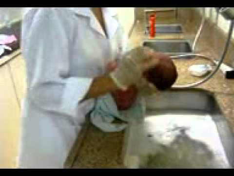 Primeiro Banho da Maria Clara.3gp