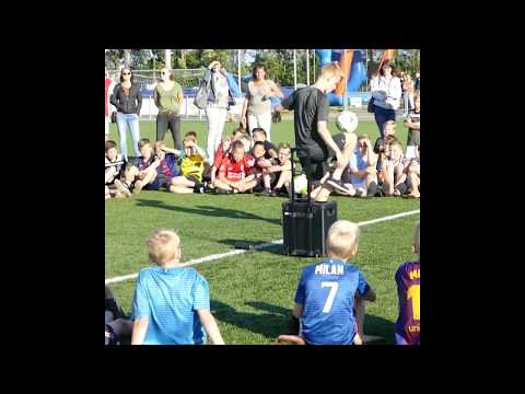 Tentenkamp met freestylevoetbal VVAC-jeugd