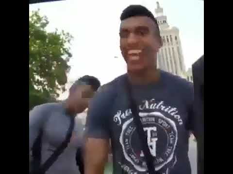 Alberto i Josef Bratan reklamują winogrona