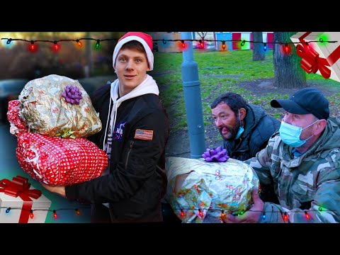 ROZDÁVÁME VÁNOČNÍ DÁRKY LIDEM BEZ DOMOVA