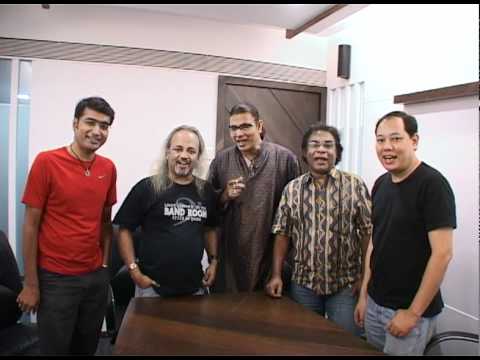 Bhoomi Wishes "Merry Christmas & Happy New Year" To One And All - HQ