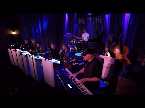 Red Young & His Hot Horns / Further On Up The Road