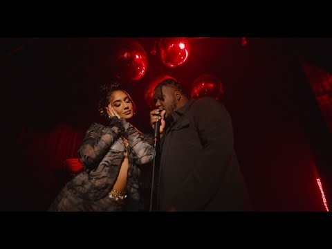 Manu Manzo ,  LATENIGHTJIGGY - Sensualidad (Official Video)