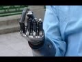Человек-киборг приехал в Москву. Бионическая рука. 