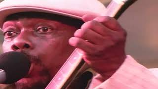 Lucky Peterson turns up the energy another notch breaking strings and gearing up the audience!