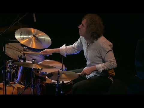 Fwad Darwich & The New Dialects Flying stamps Live @lecraterescenenationaledal3351, 