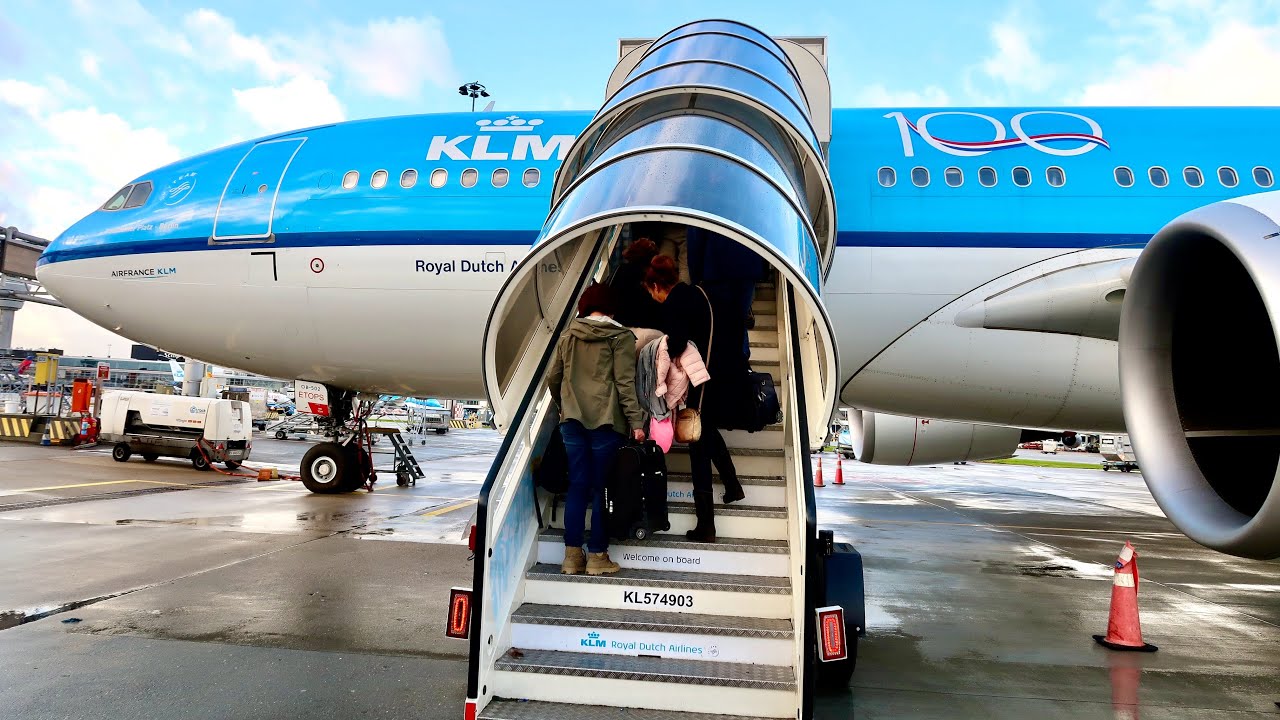 KLM Business Class Airbus A330 from Amsterdam to the Caribbean (St Maarten)