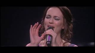 Leighton Meester sings  Words I Couldn&#39;t Say  in Country Strong