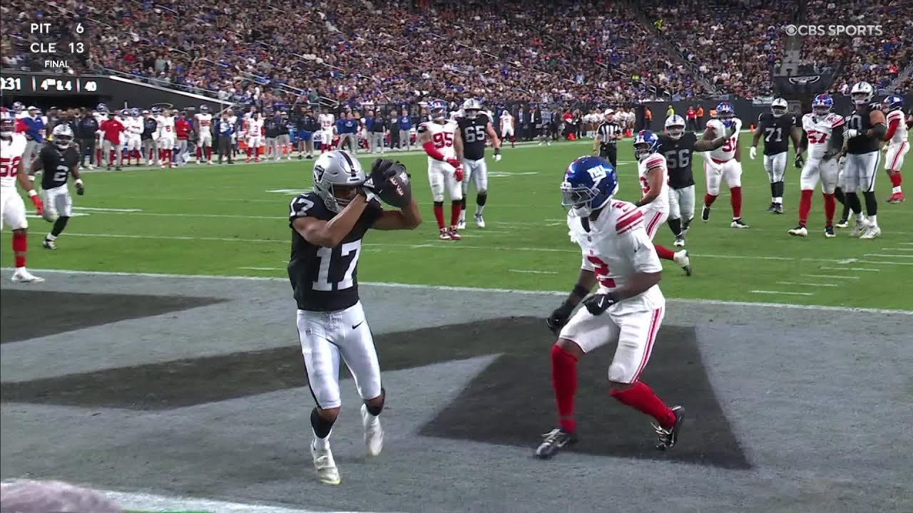 Geno Smith finds Tyler Lockett in the back of the endzone