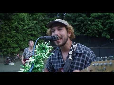 The Gooms - "Unoriginal Boy" Live.