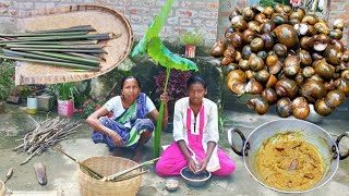 Snail Cooking And Eating — Healthy Snail With Taro Stalk