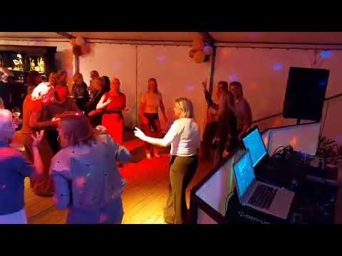 Video van de dansvloer tijdens het huwelijksfeest in Veeningen