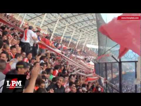"Vamo' a quemarles Avellaneda... - Racing vs. River - Torneo Final 2013" Barra: Los Borrachos del Tablón • Club: River Plate