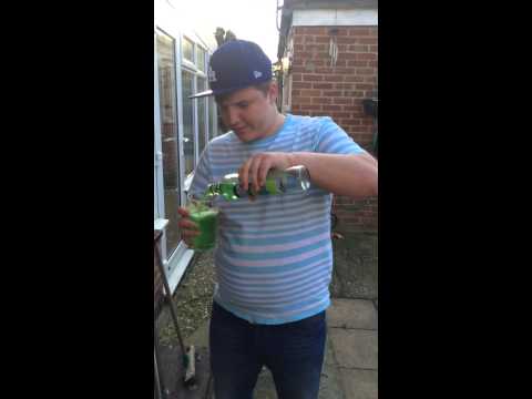 download lagu mp3 mp4 How To Drink Apple Sourz, download lagu How To Drink Apple Sourz gratis, unduh video klip How To Drink Apple Sourz